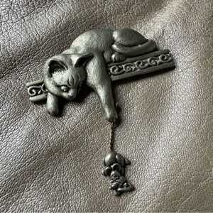 Vintage JJ Cat Brooch with Dangle Charm